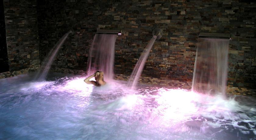 Hotel Rural Y Spa Kinedomus Bienestar Fresnillo de Las Duenas Bilik gambar
