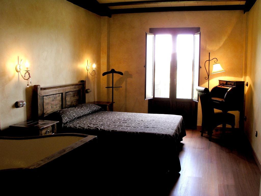 Hotel Rural Y Spa Kinedomus Bienestar Fresnillo de Las Duenas Bilik gambar