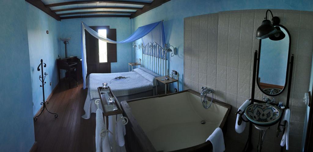 Hotel Rural Y Spa Kinedomus Bienestar Fresnillo de Las Duenas Bilik gambar