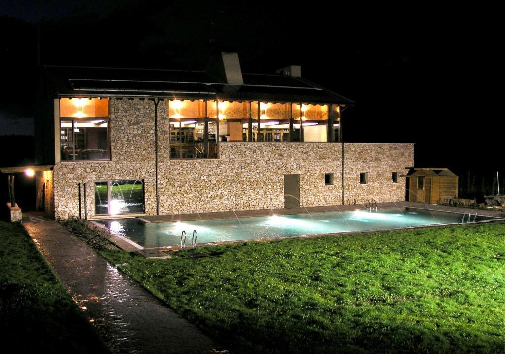 Hotel Rural Y Spa Kinedomus Bienestar Fresnillo de Las Duenas Luaran gambar