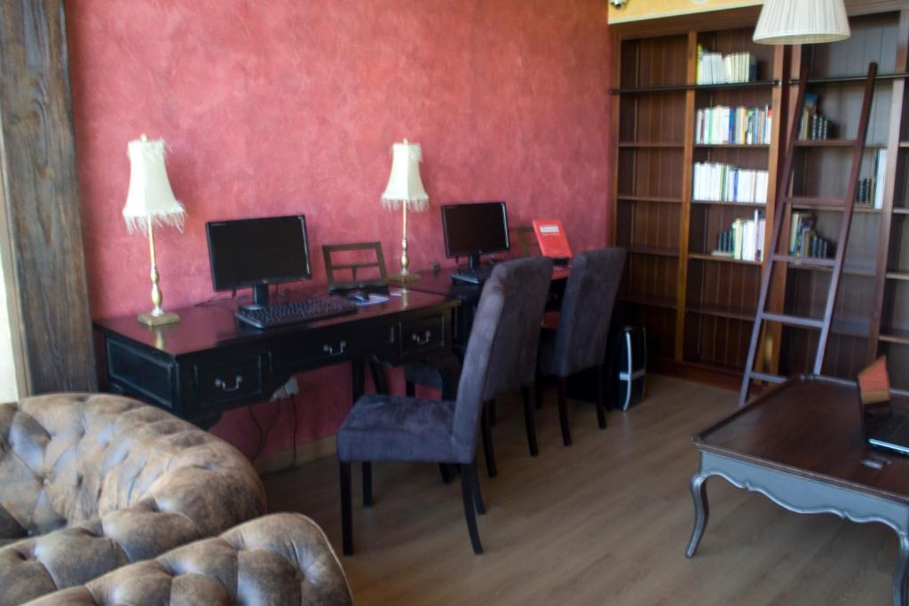 Hotel Rural Y Spa Kinedomus Bienestar Fresnillo de Las Duenas Luaran gambar