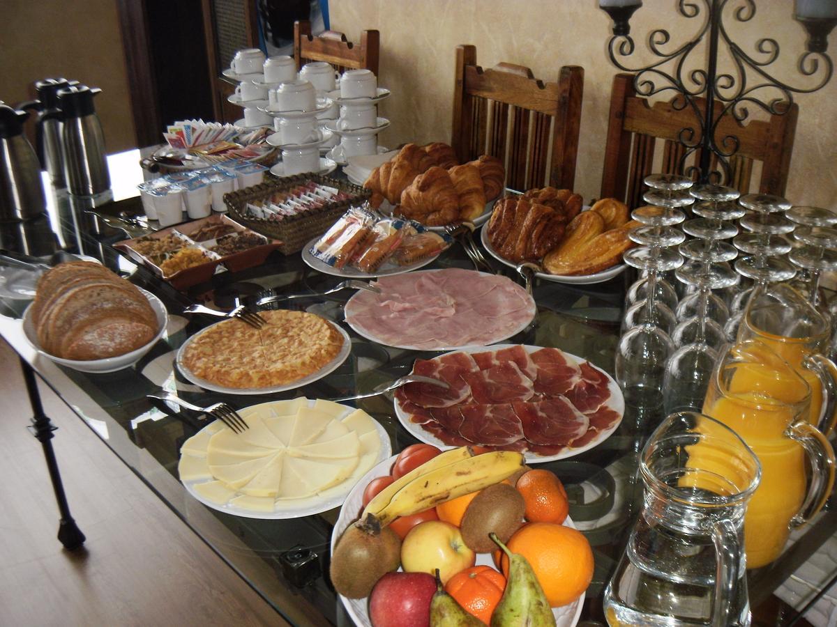 Hotel Rural Y Spa Kinedomus Bienestar Fresnillo de Las Duenas Luaran gambar